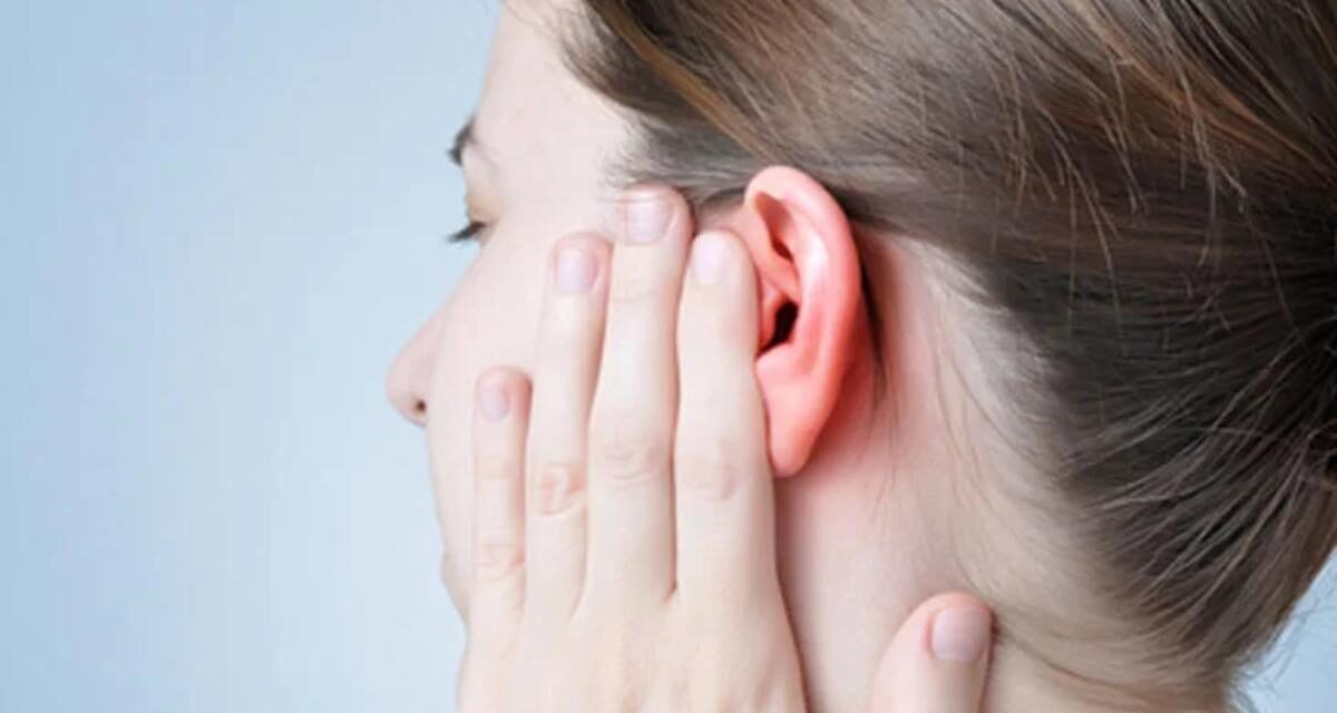 How to Unclog Ears Naturally